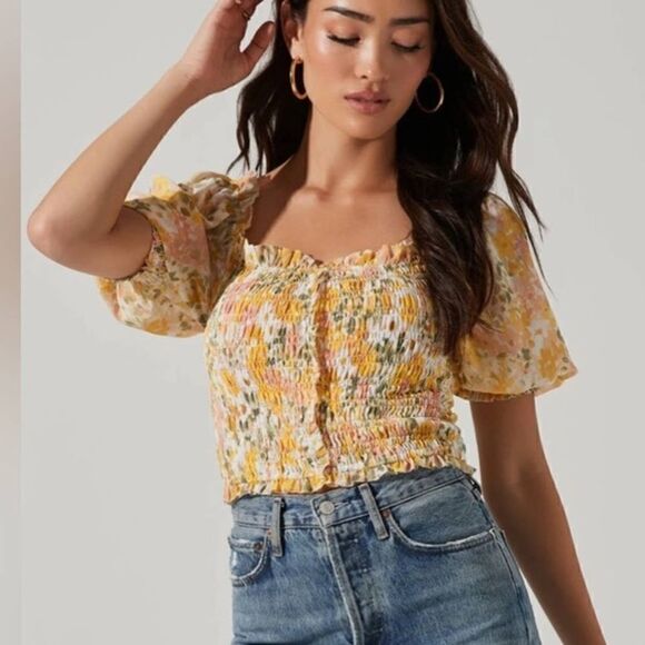 New ASTR The Label Yellow Pink Multi Floral Smocked Half Sleeve Top Size XL - Picture 1 of 7